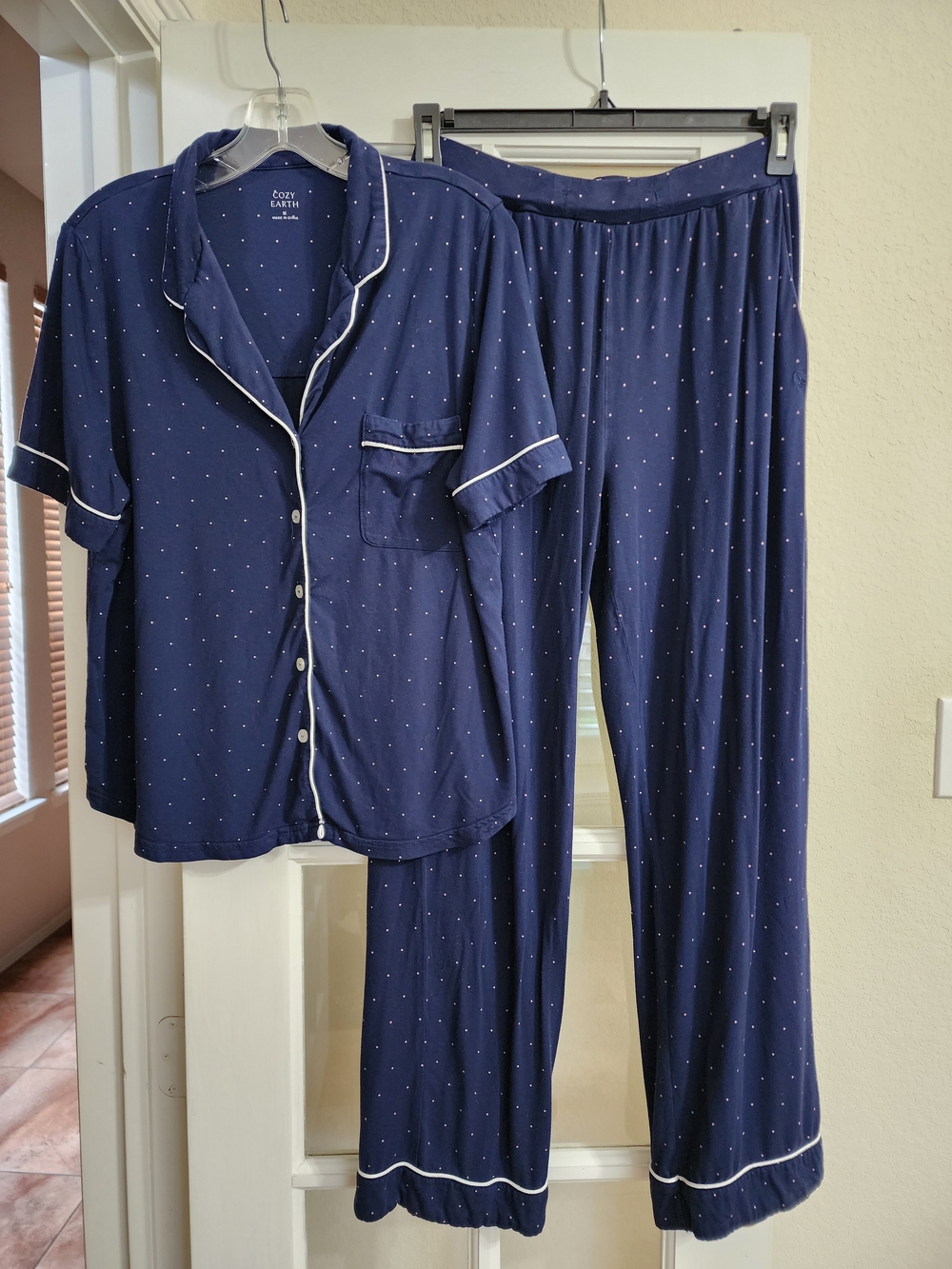 Cozy Earth Bamboo Knit Pajama Set M Navy Polka Dot Short Sleeve FLAWS AS IS